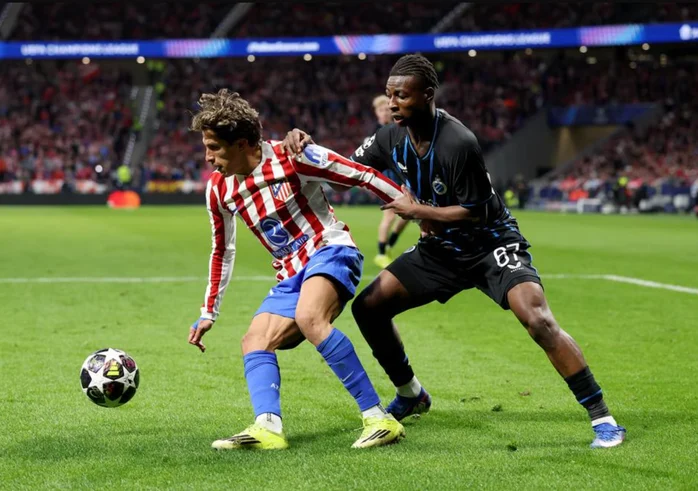  Porté par un grand Sørloth, l’Atlético de Madrid brise le rêve du Club Bruges