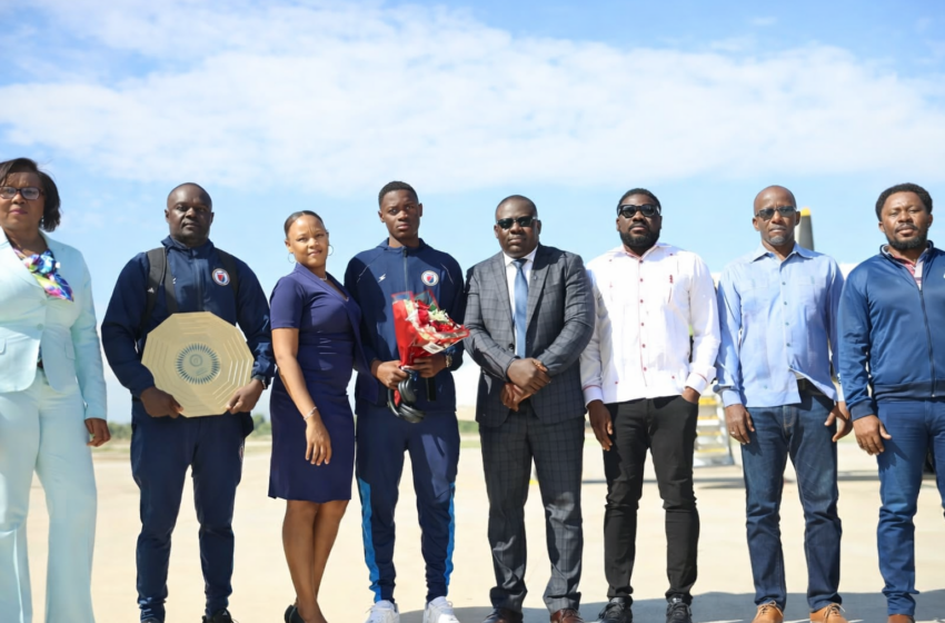  La délégation de l’équipe U17 rentre au pays après avoir obtenu sa qualification pour la Coupe du monde Qatar 2026 !