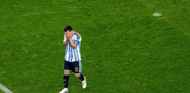  Groupe J : Stupeur au Mondial, Lionel Messi manque totalement son penalty face à l’Autriche